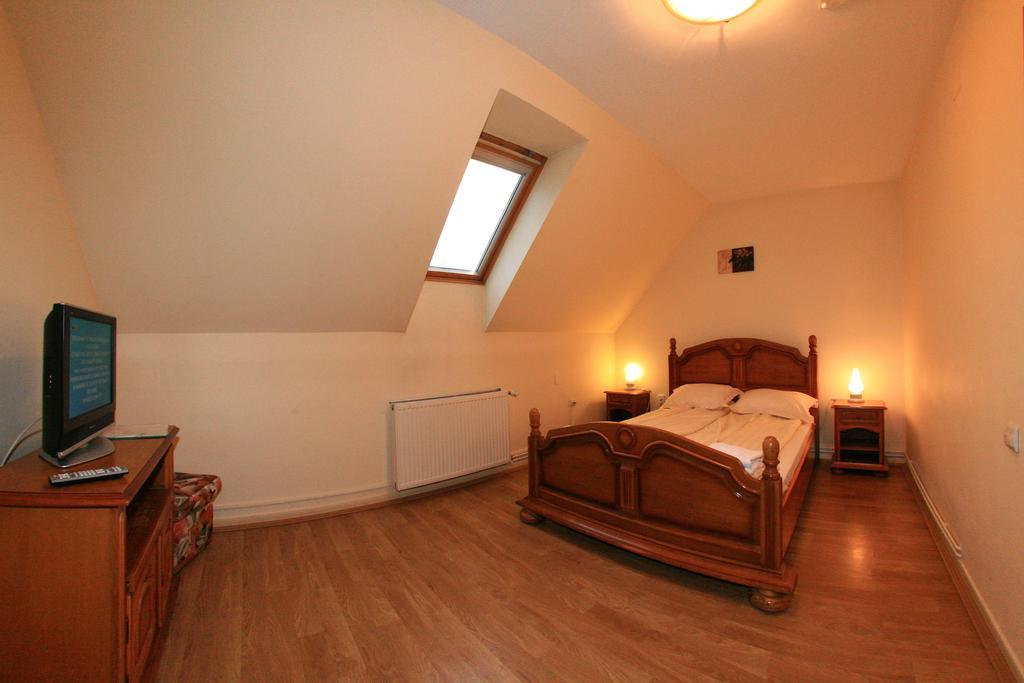 Motel Vector Găeşti Quarto foto
